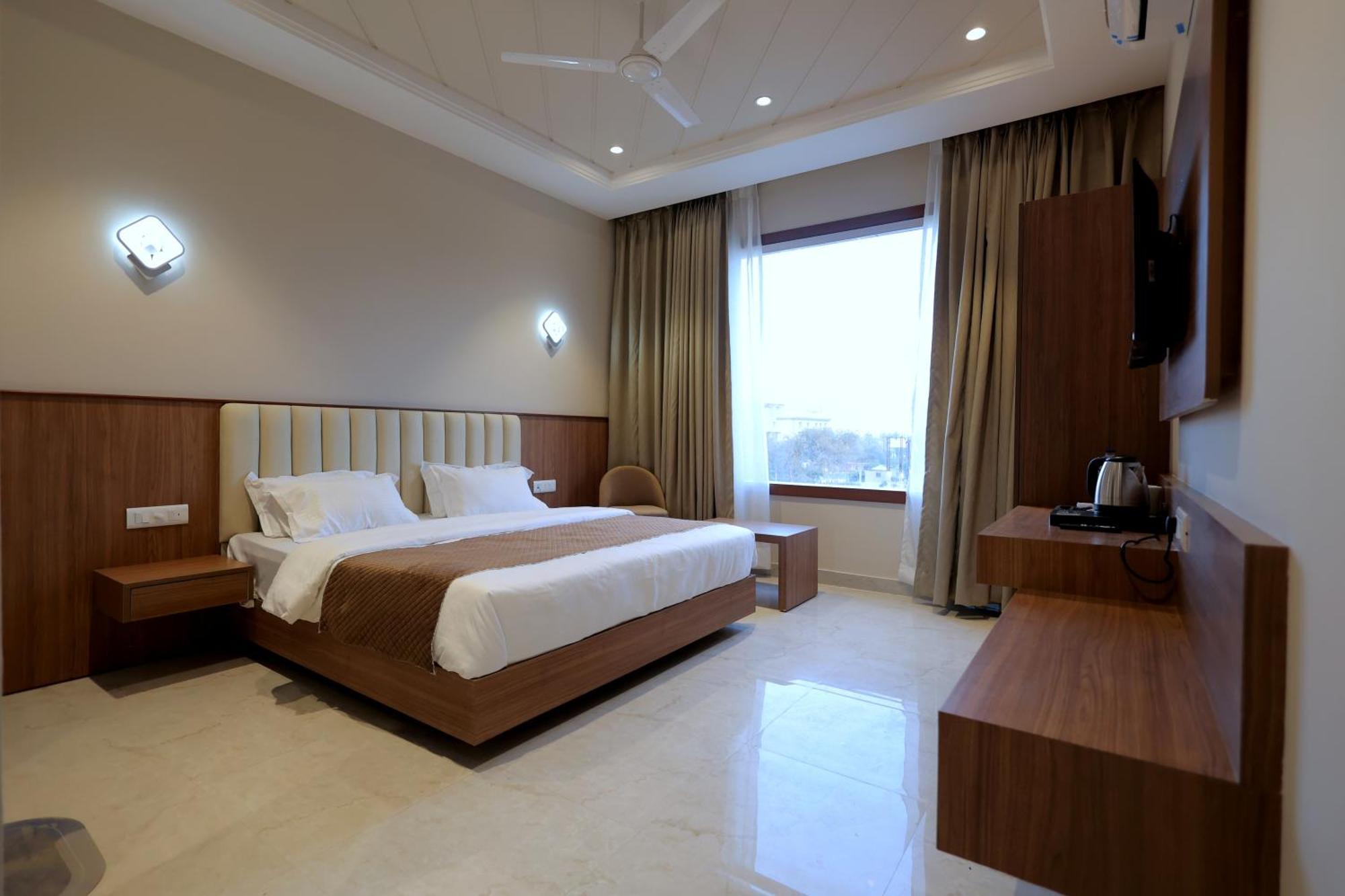 Hotel Regal Palm Moradabad Exterior foto